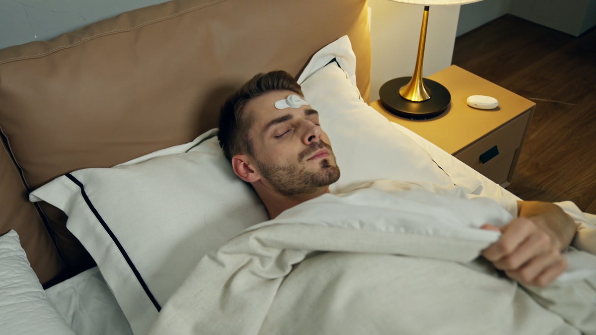 What Is EEG Sleep Tracking — And Why It's the Only Technology That Actually Shows What Your Brain Does at Night